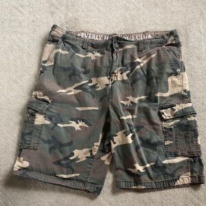 Mens Beverly Hills Polo shorts. Good condition. Size 46, (10” long).